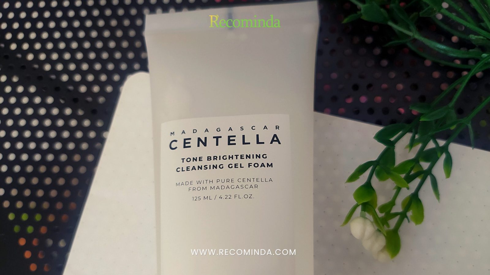 Review: SKIN1004 Centella Tone Brightening Cleansing Gel Foam